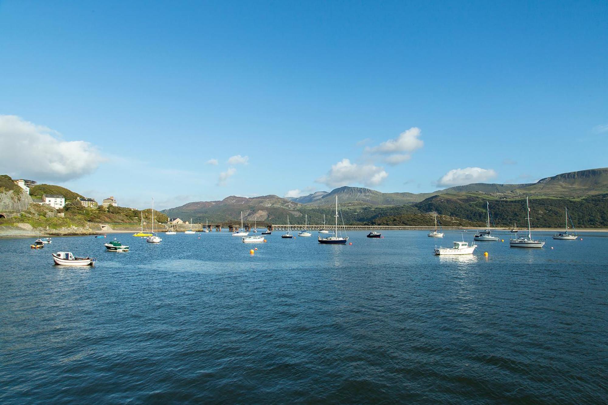 Barmouth Bay Holiday Park Llanddwywe Exteriör bild