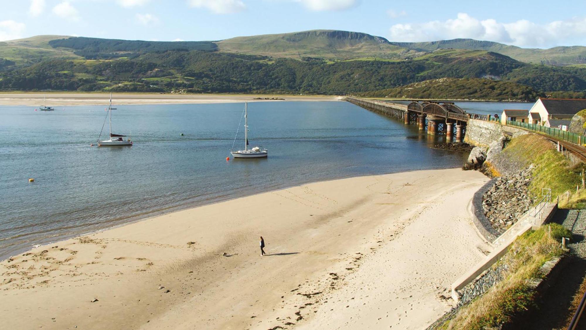 Barmouth Bay Holiday Park Llanddwywe Exteriör bild